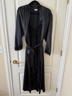 Linda | Vintage black lace trim corded lace robe with black ruffled slip dress